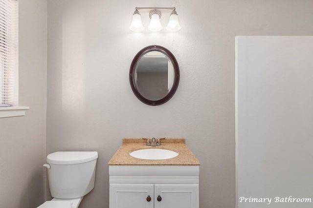 107 Eastwood Place, Lufkin, TX 75901