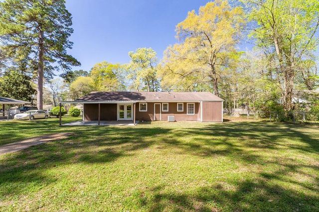 107 Eastwood Place, Lufkin, TX 75901