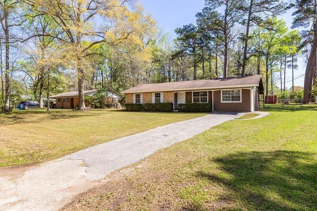 107 Eastwood Place, Lufkin, TX 75901