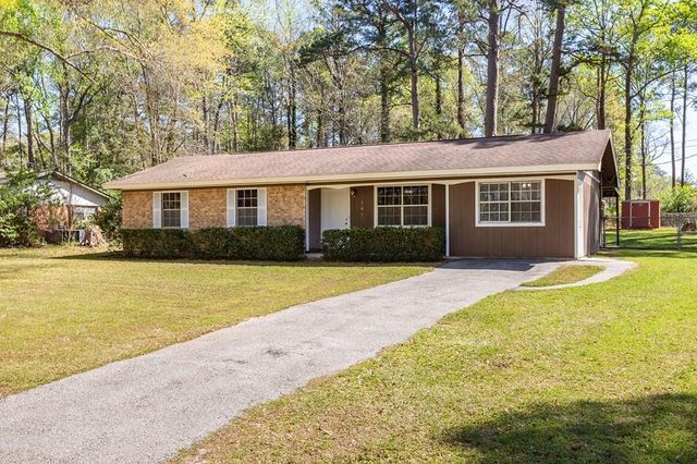 107 Eastwood Place, Lufkin, TX 75901