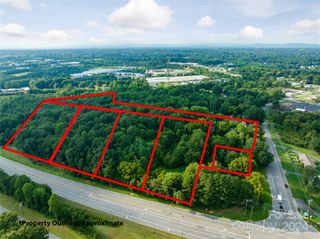 400 Fairgrove Church Road SE, Hickory, NC 28602