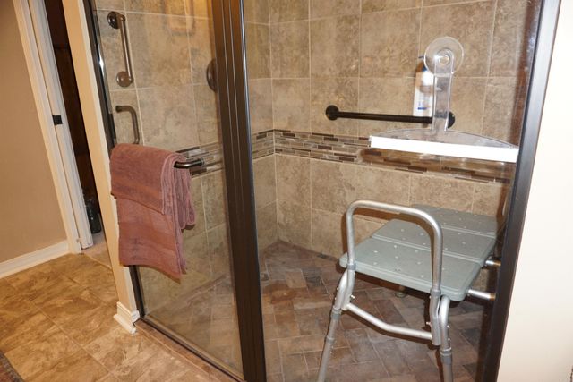 615 Chesapeake Dr, Searcy, AR 72143