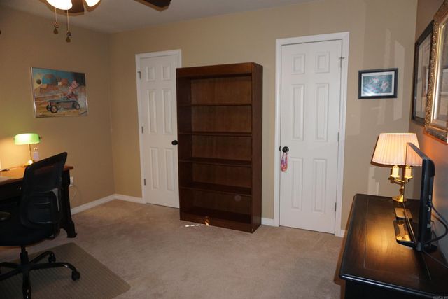 615 Chesapeake Dr, Searcy, AR 72143