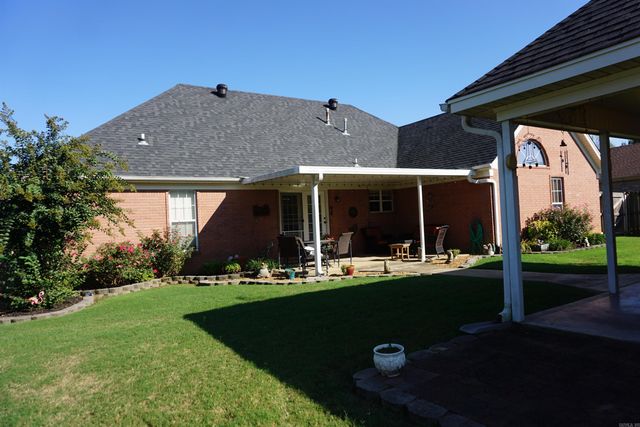 615 Chesapeake Dr, Searcy, AR 72143