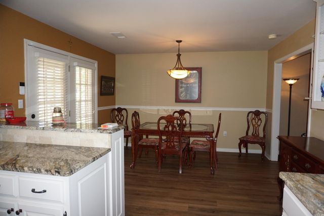 615 Chesapeake Dr, Searcy, AR 72143