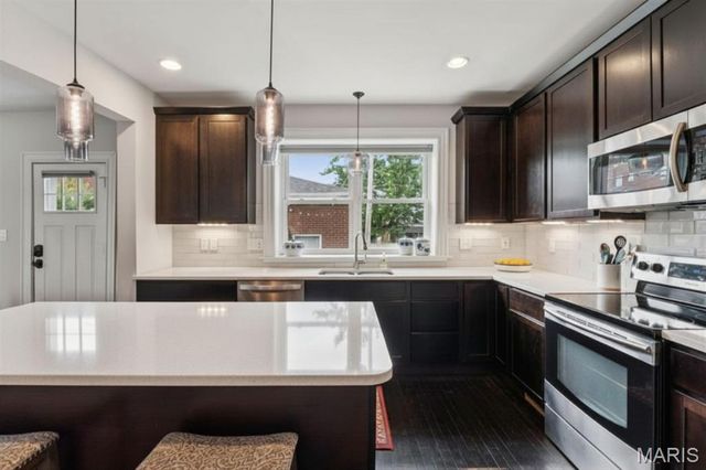 3900 Parker Avenue, St Louis, MO 63116