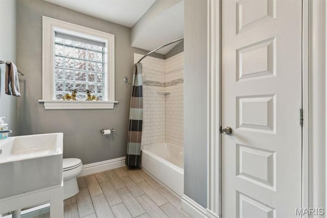3900 Parker Avenue, St Louis, MO 63116