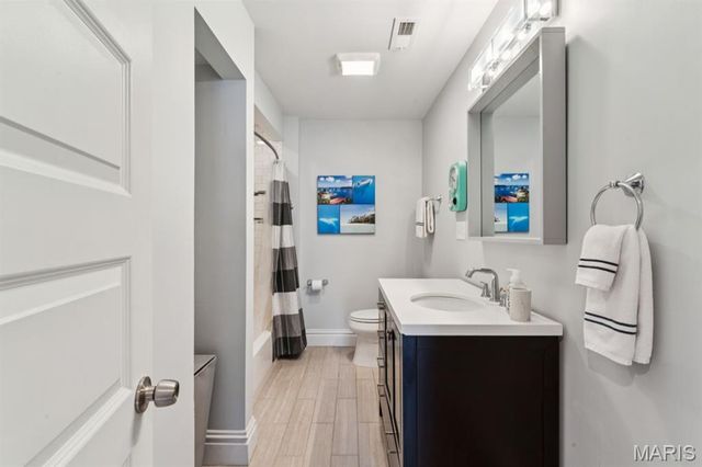 3900 Parker Avenue, St Louis, MO 63116