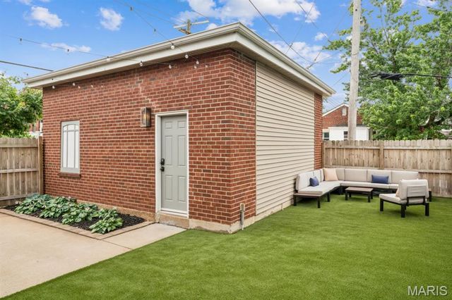 3900 Parker Avenue, St Louis, MO 63116