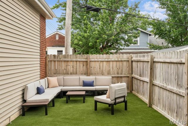 3900 Parker Avenue, St Louis, MO 63116