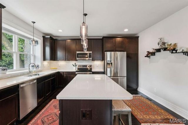 3900 Parker Avenue, St Louis, MO 63116