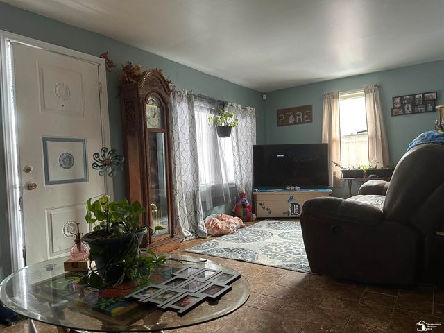 5880 Burr Street, Taylor, MI 48180