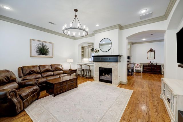 514 Cortlandt Street D, Houston, TX 77007