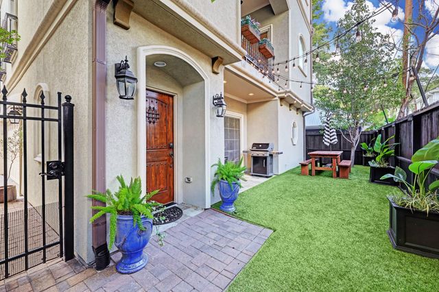 514 Cortlandt Street D, Houston, TX 77007