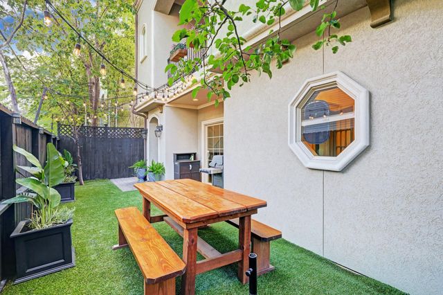 514 Cortlandt Street D, Houston, TX 77007