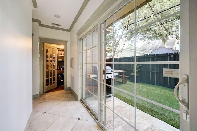 514 Cortlandt Street D, Houston, TX 77007