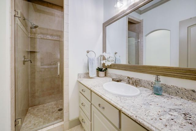 514 Cortlandt Street D, Houston, TX 77007