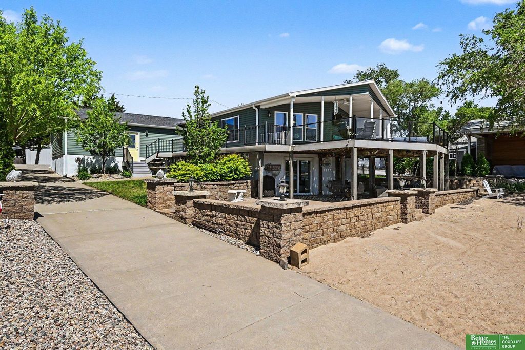 17313 Yucca Circle, Bellevue, NE 68123
