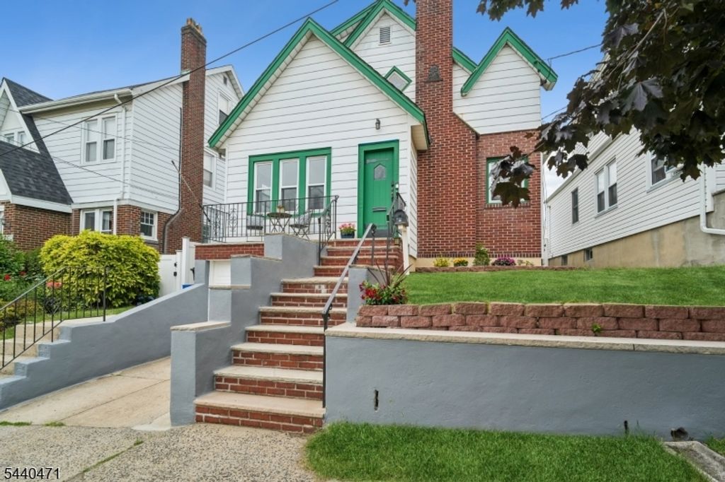 128 Stevens Pl, North Arlington Boro, NJ 07031