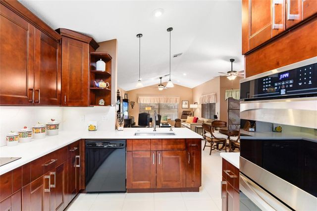 6660 NW 75th Place, Parkland, FL 33067