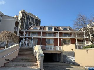 1018 Palisade Avenue 15, Fort Lee, NJ 07024