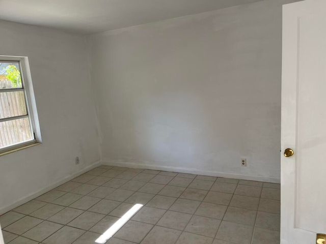 115 E Lantana Road, Lantana, FL 33462