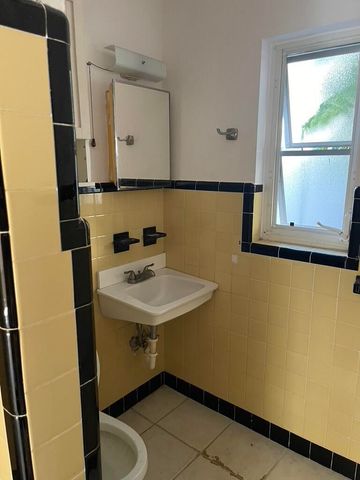 115 E Lantana Road, Lantana, FL 33462