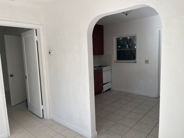 115 E Lantana Road, Lantana, FL 33462