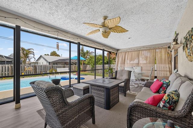 437 SE Nome Drive, Port St. Lucie, FL 34984