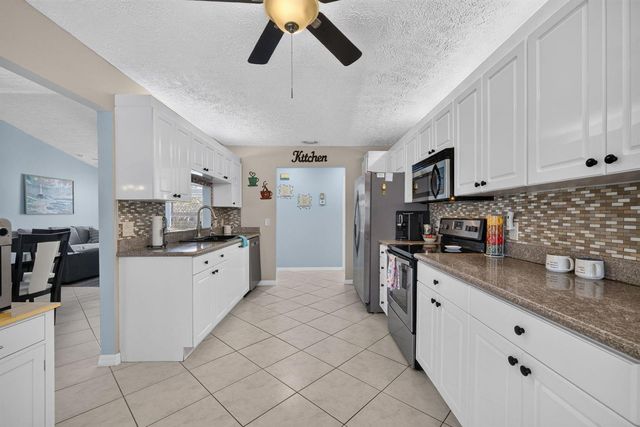 437 SE Nome Drive, Port St. Lucie, FL 34984