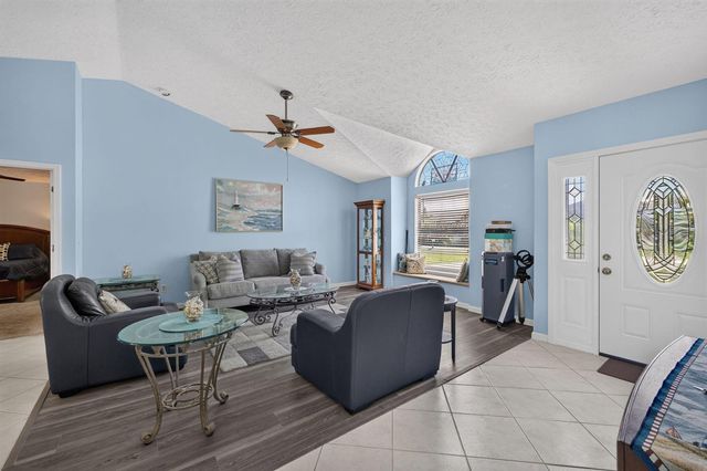 437 SE Nome Drive, Port St. Lucie, FL 34984