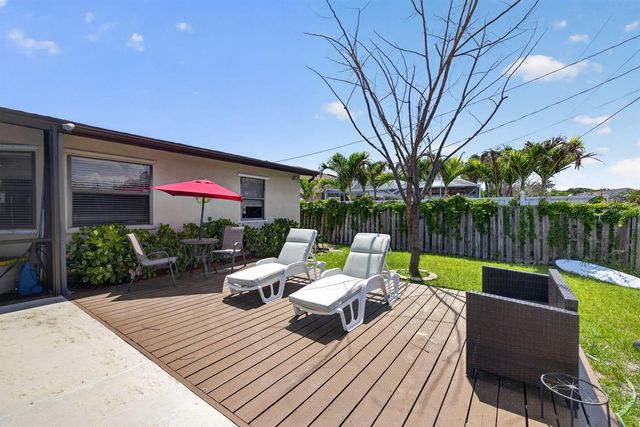 437 SE Nome Drive, Port St. Lucie, FL 34984