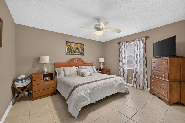 437 SE Nome Drive, Port St. Lucie, FL 34984