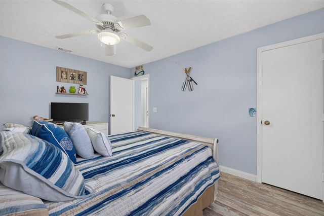 437 SE Nome Drive, Port St. Lucie, FL 34984