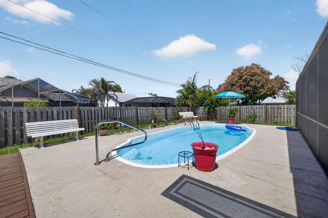 437 SE Nome Drive, Port St. Lucie, FL 34984