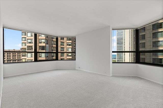 400 E Ohio Street 2003, Chicago, IL 60611