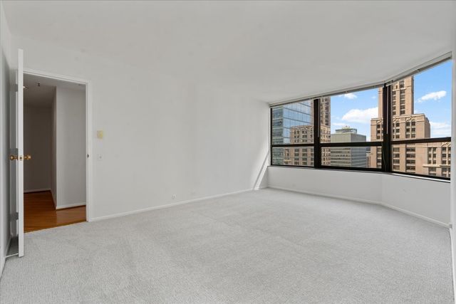 400 E Ohio Street 2003, Chicago, IL 60611