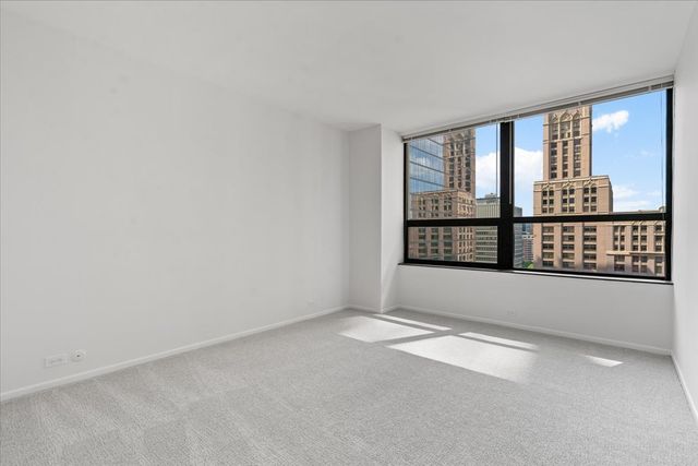 400 E Ohio Street 2003, Chicago, IL 60611