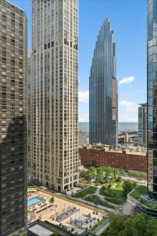 400 E Ohio Street 2003, Chicago, IL 60611
