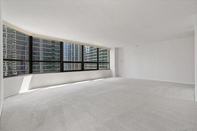 400 E Ohio Street 2003, Chicago, IL 60611