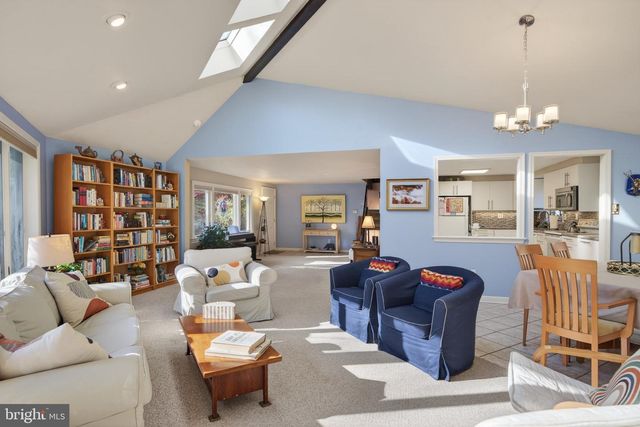 2 SUNSET DR, Paoli, PA 19301