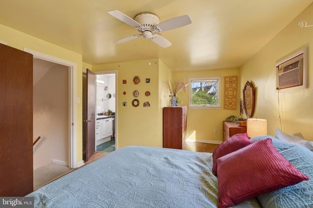 2 SUNSET DR, Paoli, PA 19301