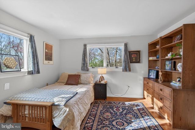 2 SUNSET DR, Paoli, PA 19301