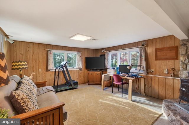 2 SUNSET DR, Paoli, PA 19301