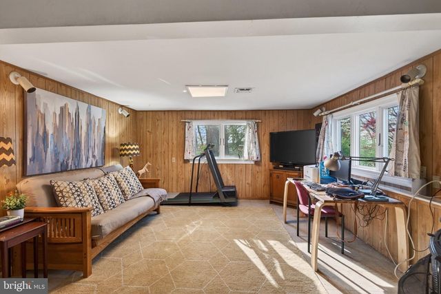 2 SUNSET DR, Paoli, PA 19301