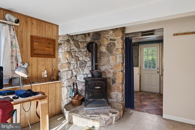 2 SUNSET DR, Paoli, PA 19301