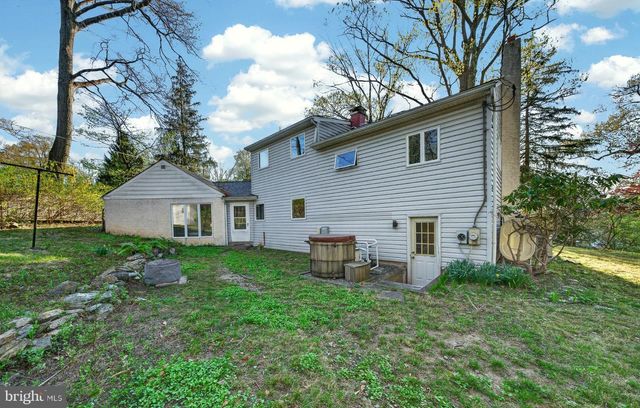 2 SUNSET DR, Paoli, PA 19301