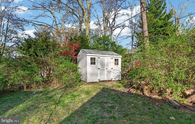 2 SUNSET DR, Paoli, PA 19301