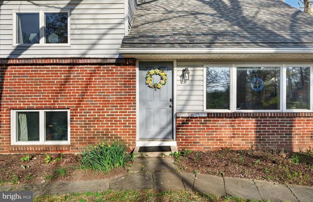 2 SUNSET DR, Paoli, PA 19301