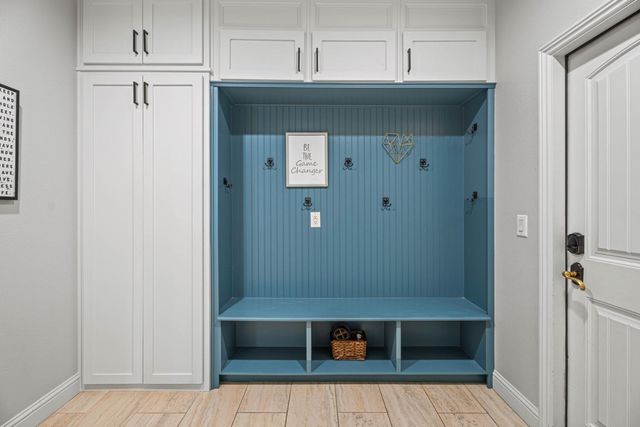 813 Avenue T, Shallowater, TX 79363